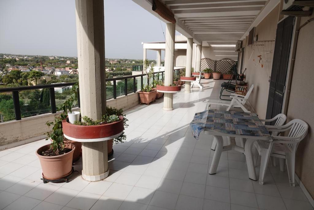 Apartmán Luminoso Attico Trani Exteriér fotografie